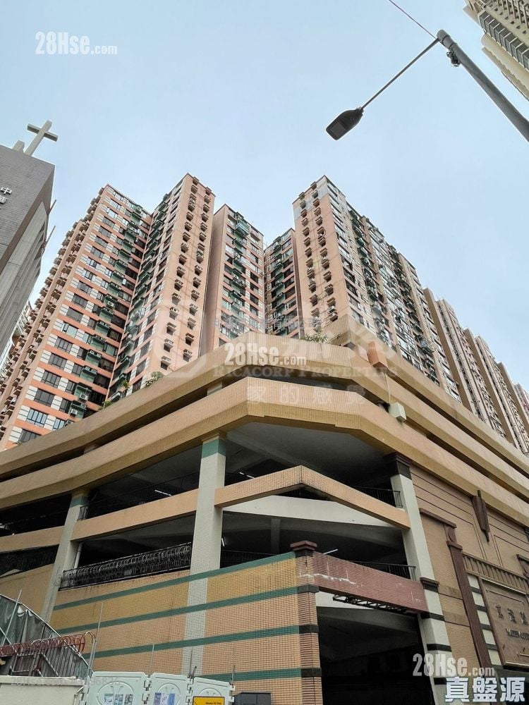 Maiden Court Sell 3 Bedrooms , 2 Bathrooms 662 ft²