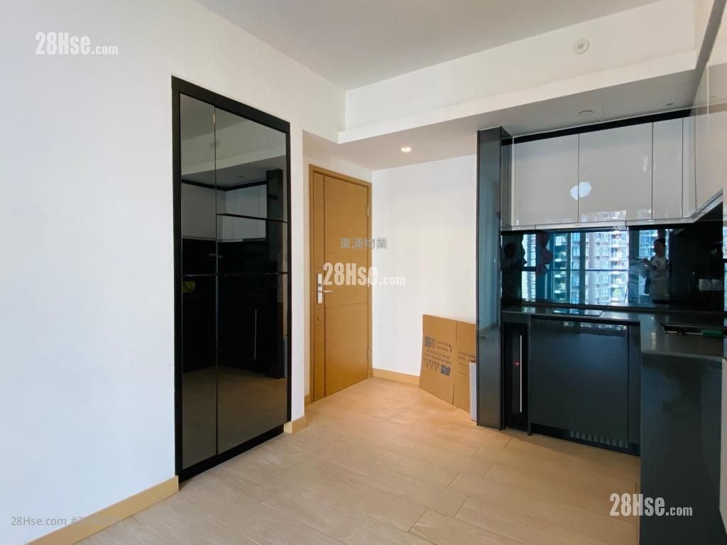 Century Link Sell 2 Bedrooms , 1 Bathroom 467 ft²