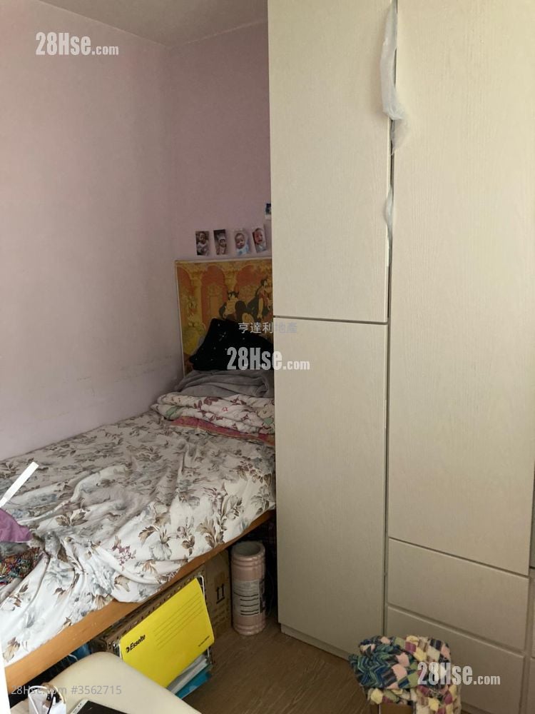 Tung Shing Court Sell 2 Bedrooms , 1 Bathroom 407 ft² Tung Shing Court Sell 2 Bedrooms , 1 Bathroom 407 ft²