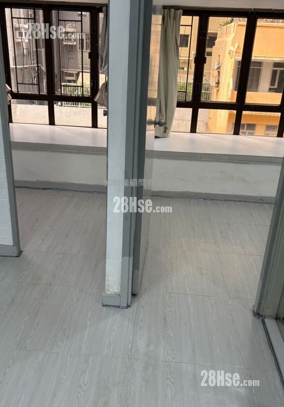 Western Garden Sell 365 ft²
