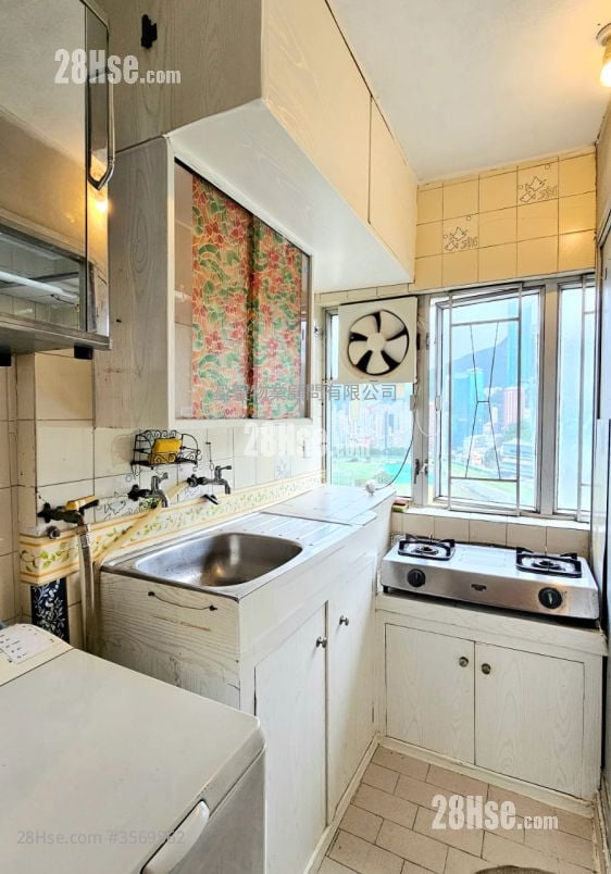 kitchen: Oi Kwan Court Sell 1 Bedroom , 1 Bathroom 342 ft² kitchen: Oi Kwan Court Sell 1 Bedroom , 1 Bathroom 342 ft²