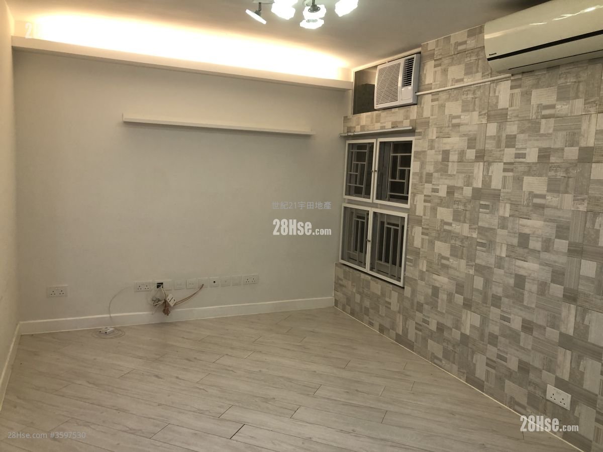Chung Nga Court Sell 489 ft²
