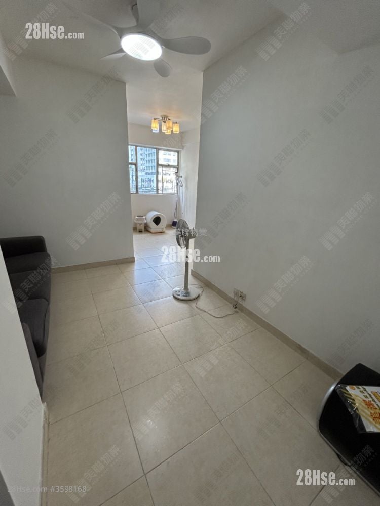 master room: Hang Fat Mansion Sell 2 Bedrooms , 1 Bathroom 405 ft² master room: Hang Fat Mansion Sell 2 Bedrooms , 1 Bathroom 405 ft²