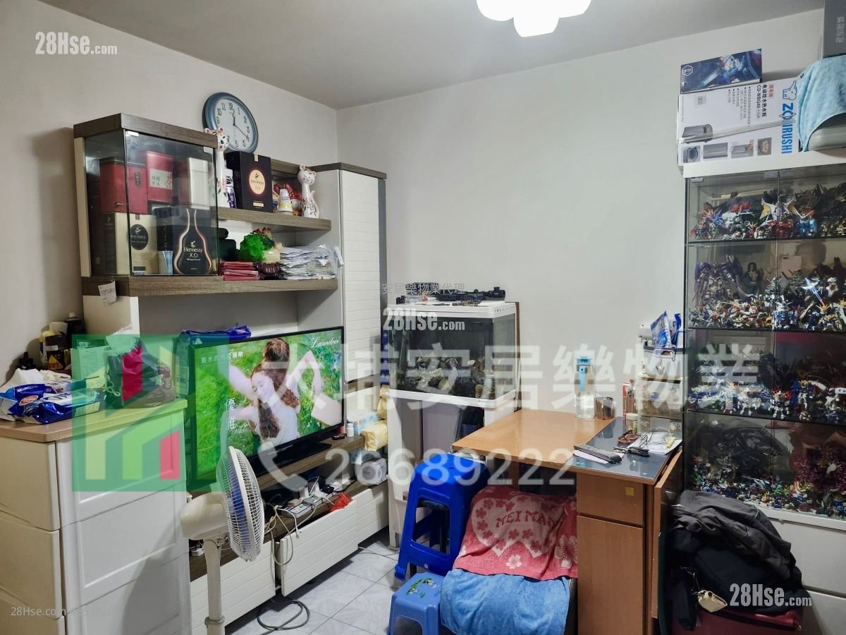Chung Nga Court Sell 2 Bedrooms , 1 Bathroom 376 ft²