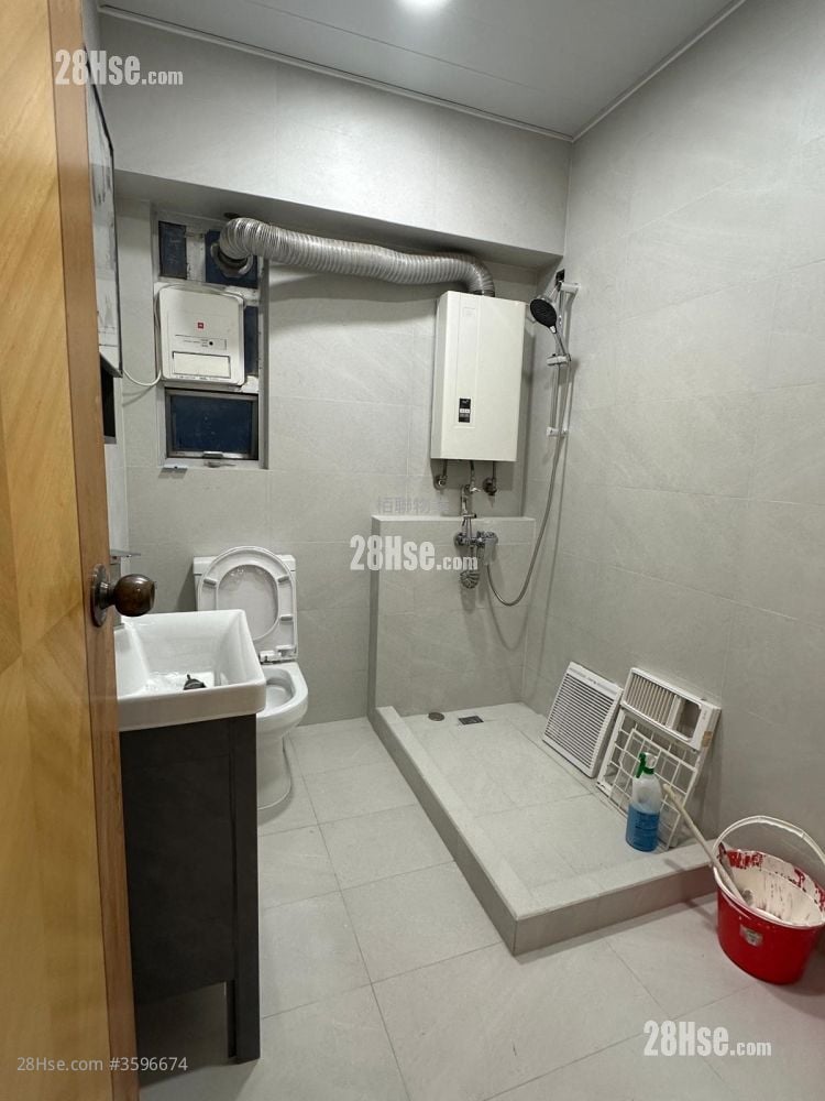 Luen Fat Apartments Rental 2 Bedrooms , 1 Bathroom 460 ft²