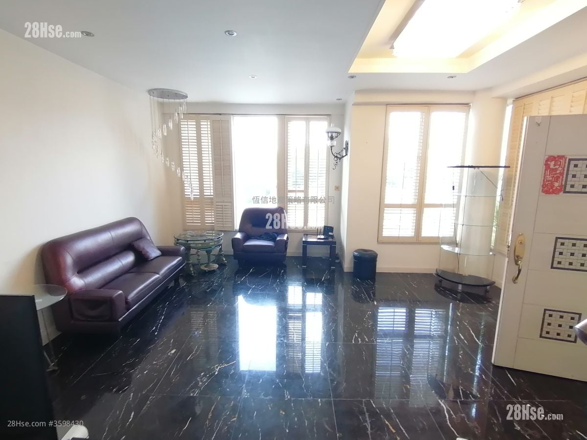 Rolling Hills Sell 1,426 ft²