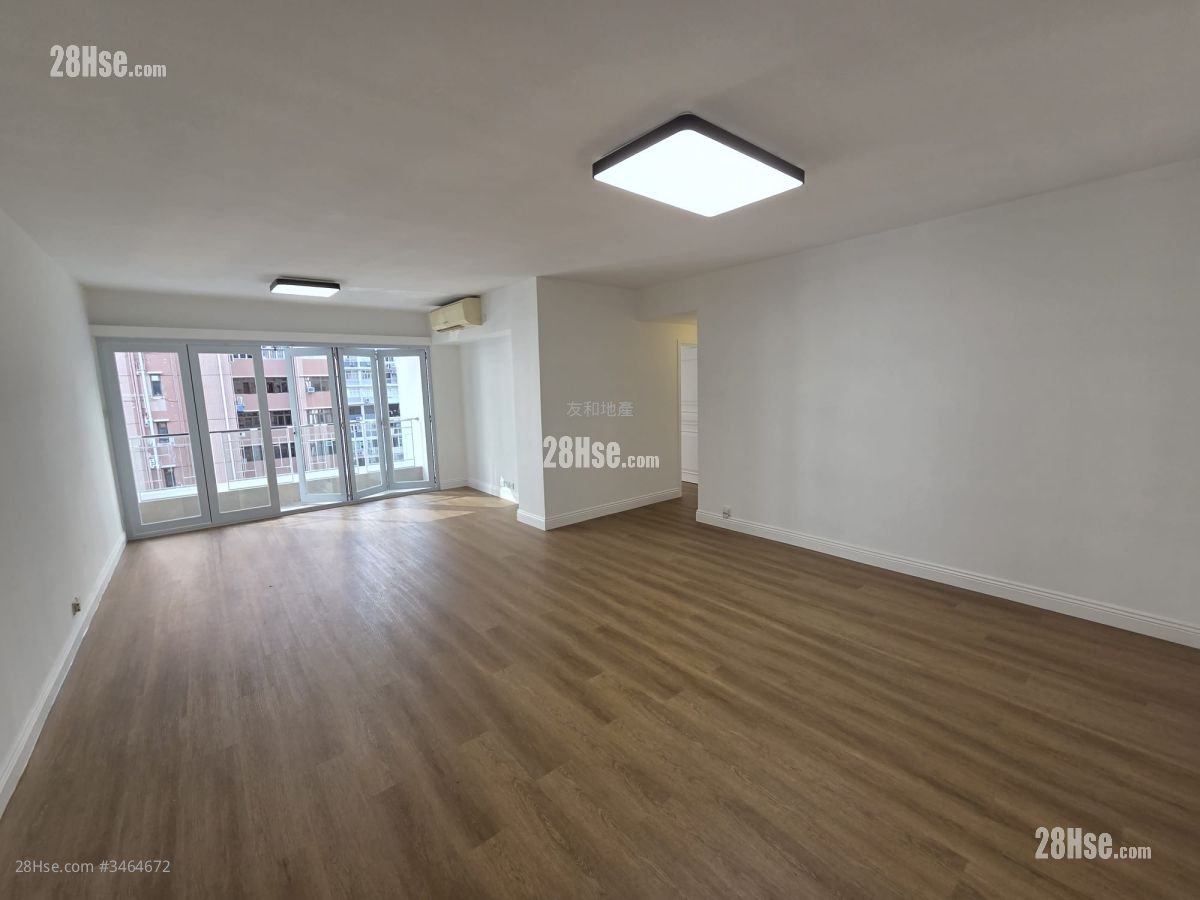 Star Court Sell 3 Bedrooms , 2 Bathrooms 1,238 ft²