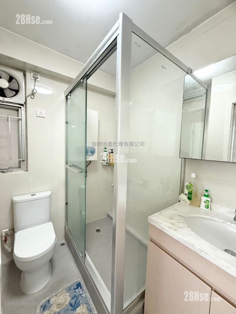 Wing Fok Centre Rental 2 Bedrooms , 1 Bathroom 431 ft²