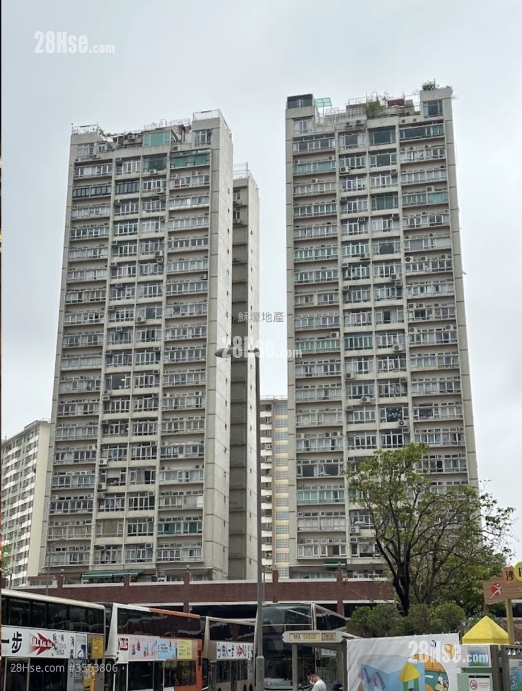 Greenfield Court Sell 3 Bedrooms , 2 Bathrooms 633 ft²