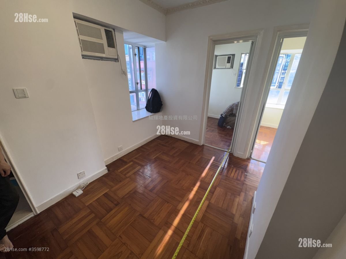 Fuk Lung Building Sell 2 Bedrooms , 1 Bathroom 306 ft²