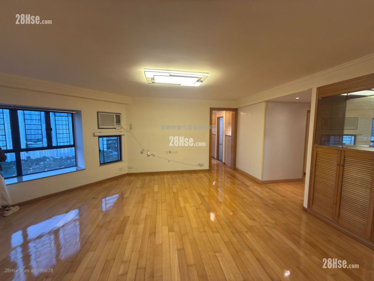 New Town Plaza Rental 3 Bedrooms , 2 Bathrooms 954 ft²