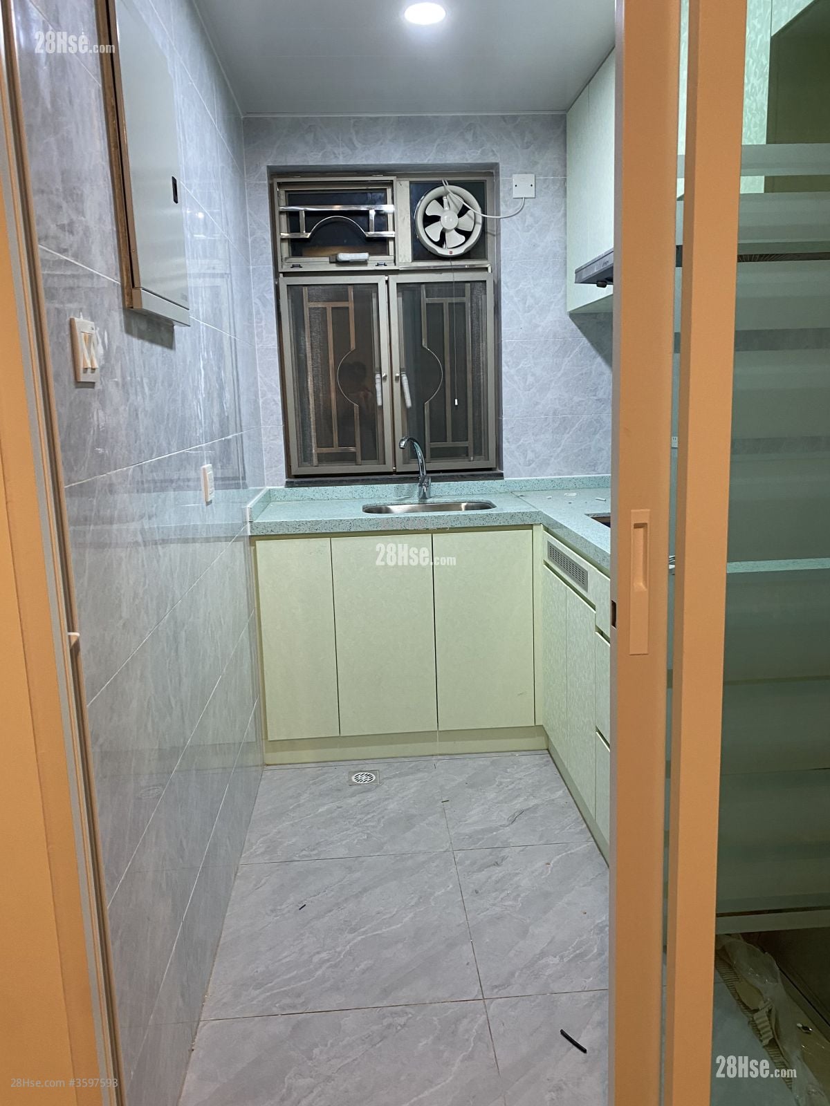 村屋 租盘 630 平方尺