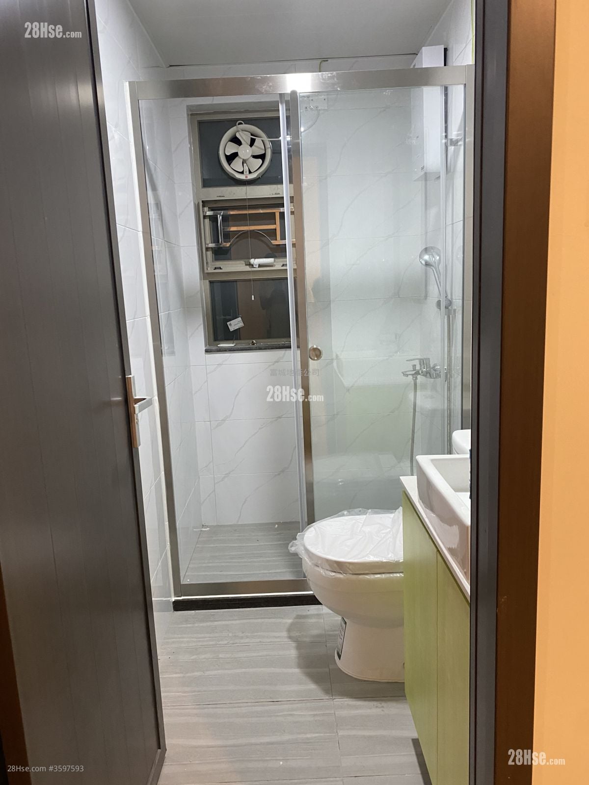 村屋 租盘 630 平方尺