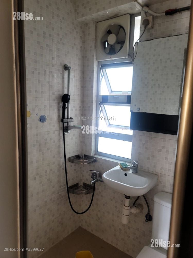 Lever Building Rental 2 Bedrooms , 1 Bathroom 270 ft² Lever Building Rental 2 Bedrooms , 1 Bathroom 270 ft²