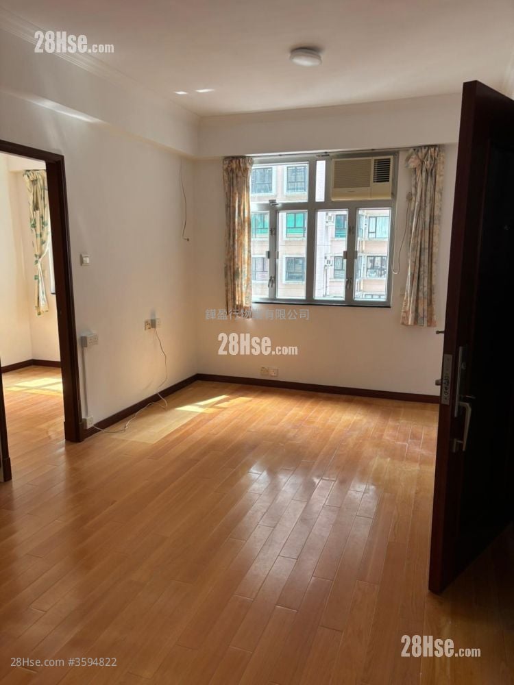 Gala Garden Rental 2 Bedrooms , 1 Bathroom 418 ft²