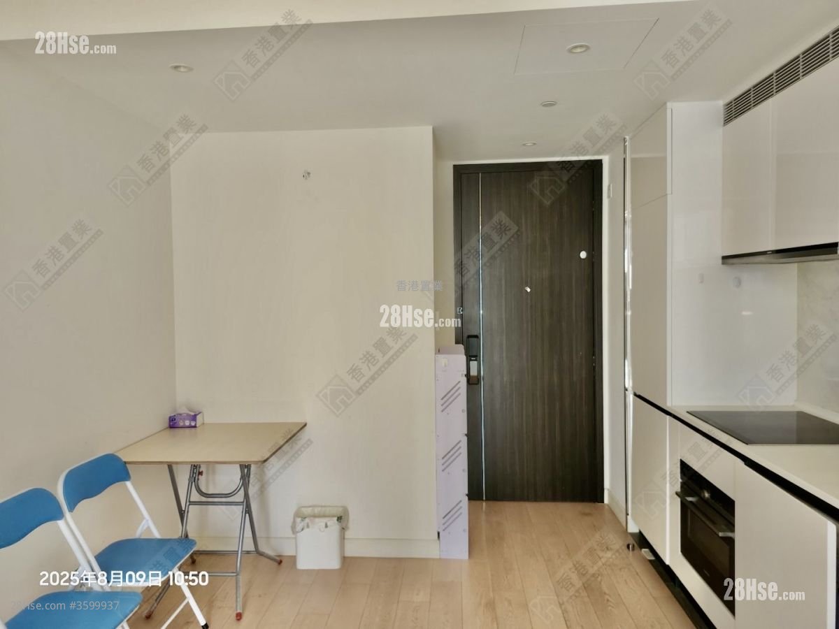 living room: Oasis Kai Tak Rental 2 Bedrooms , 1 Bathroom 451 ft² living room: Oasis Kai Tak Rental 2 Bedrooms , 1 Bathroom 451 ft²
