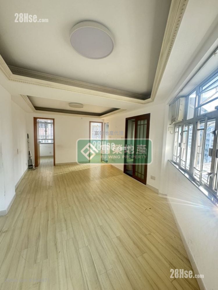 Hang Shun Building Sell 2 Bedrooms , 1 Bathroom 400 ft²