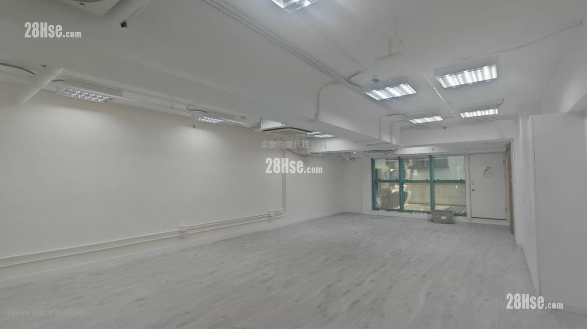 Premier Centre Rental 2 Bedrooms , 1 Toilet 880 ft²