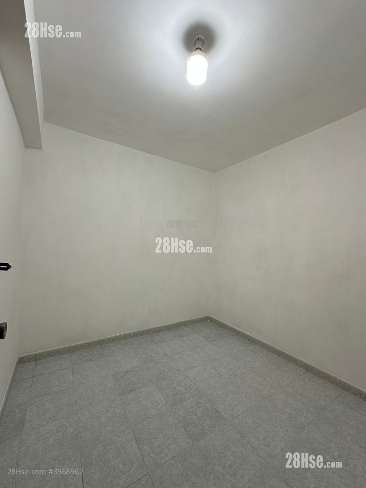 Village Rental 1 Bedroom 400 ft² Village Rental 1 Bedroom 400 ft²