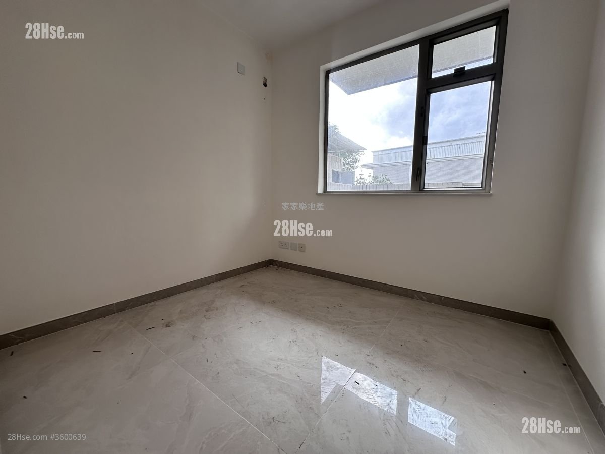 Village Rental 3 Bedrooms , 1 Bathroom 700 ft² Village Rental 3 Bedrooms , 1 Bathroom 700 ft²