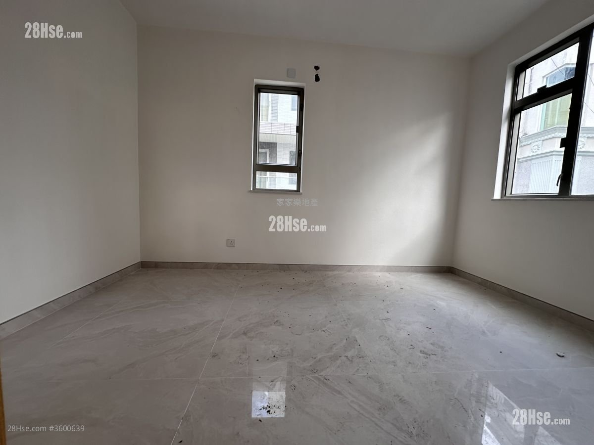 Village Rental 3 Bedrooms , 1 Bathroom 700 ft² Village Rental 3 Bedrooms , 1 Bathroom 700 ft²