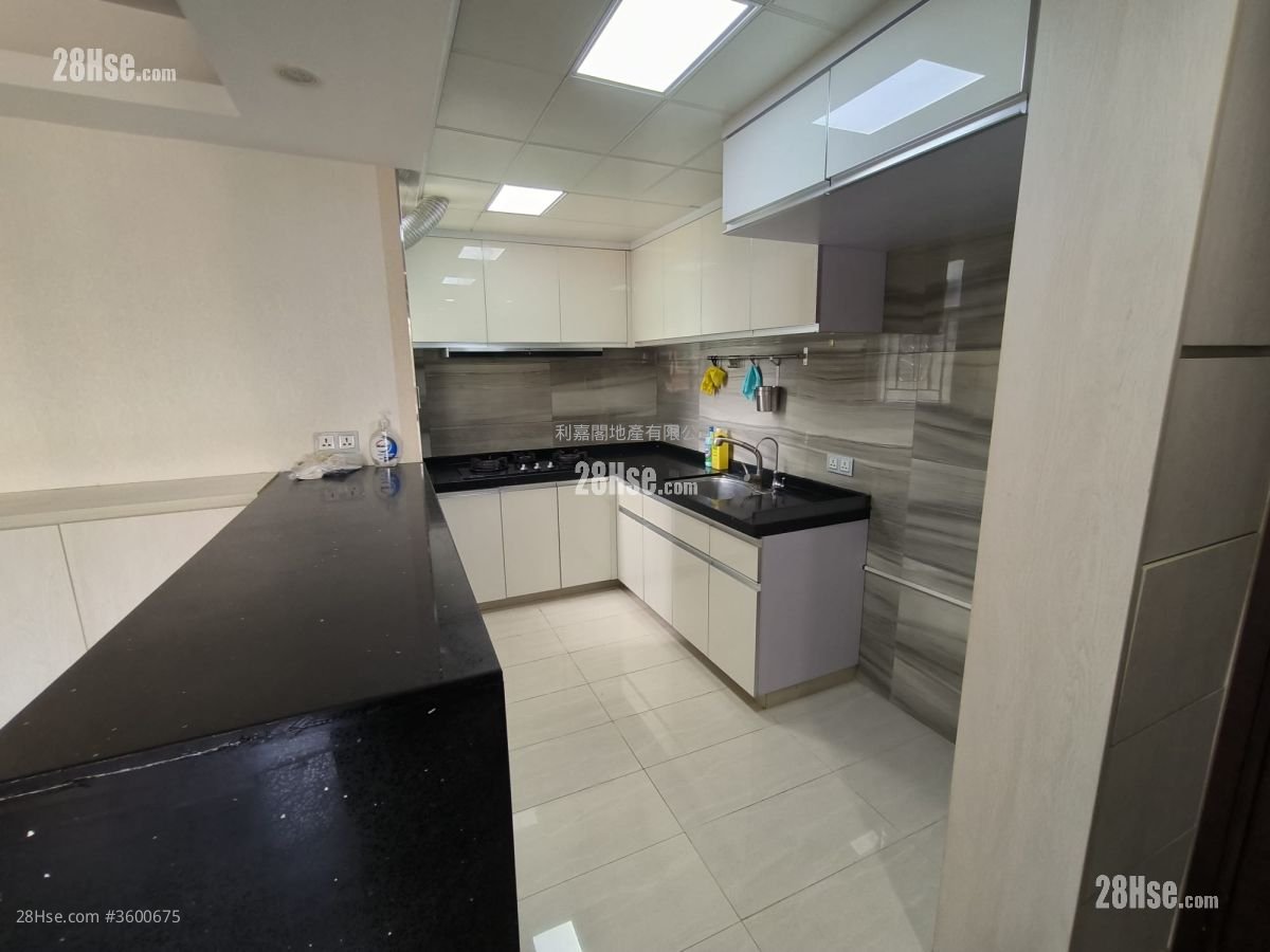 Belvedere Garden Rental 3 Bedrooms , 2 Bathrooms 728 ft²