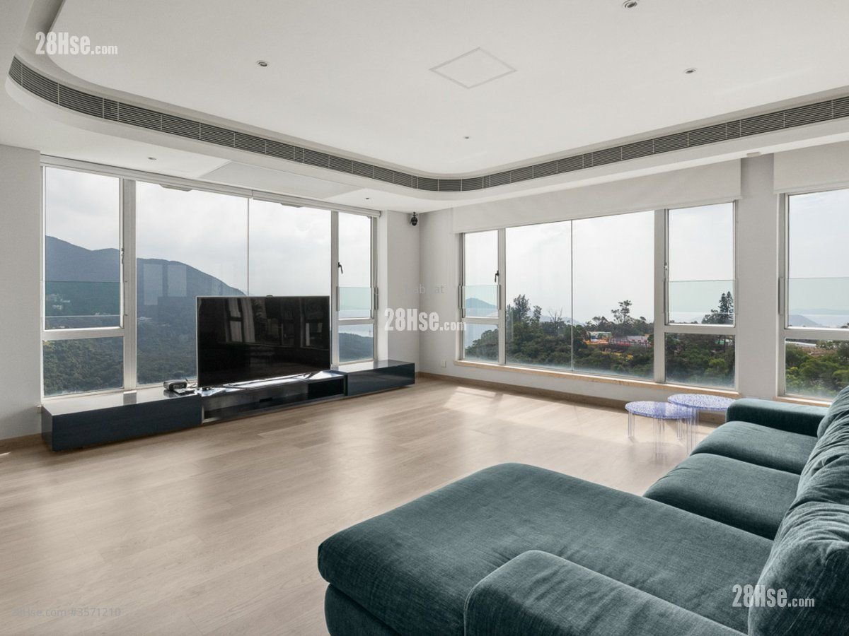 Guildford Court Sell 3 Bedrooms , 3 Bathrooms 2,053 ft²