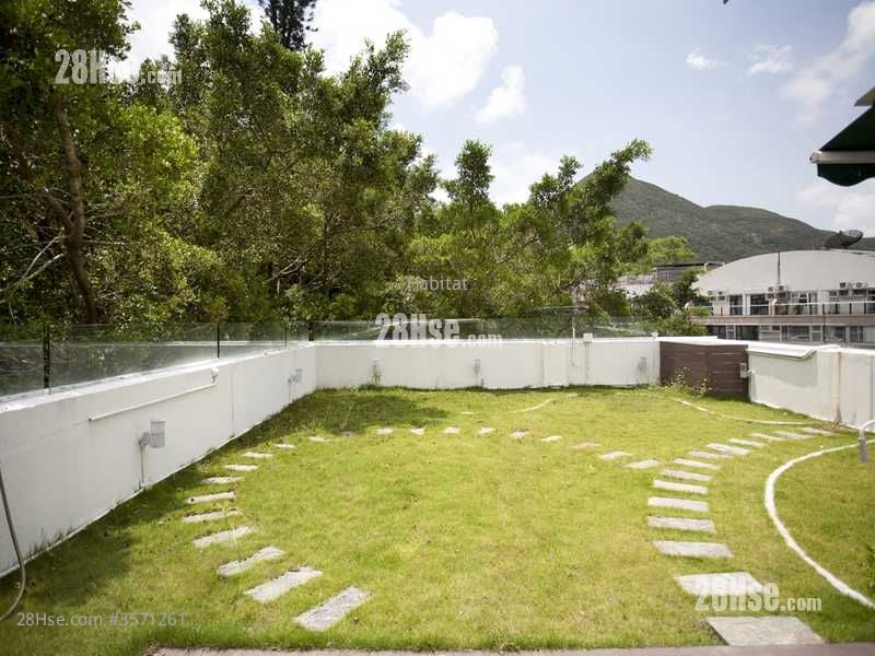 Woodgreen Estate Rental 4 Bedrooms , 3 Bathrooms 1,638 ft²