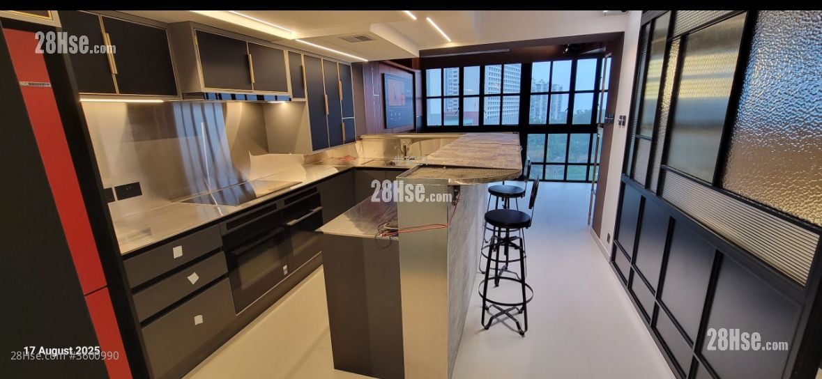 Waldorf Mansion Rental 3 Bedrooms , 2 Bathrooms 1,027 ft²