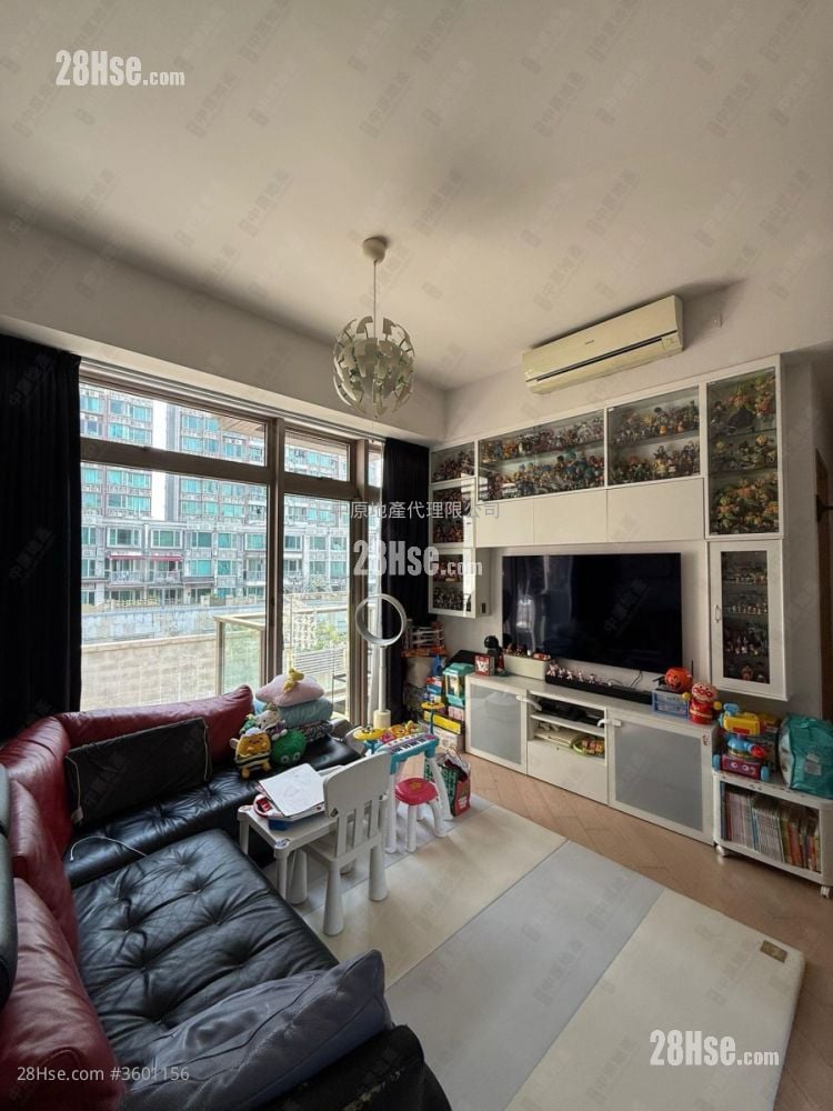 The Woodside Sell 3 Bedrooms 840 ft² The Woodside Sell 3 Bedrooms 840 ft²