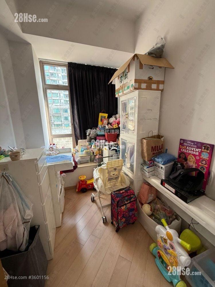 The Woodside Sell 3 Bedrooms 840 ft² The Woodside Sell 3 Bedrooms 840 ft²