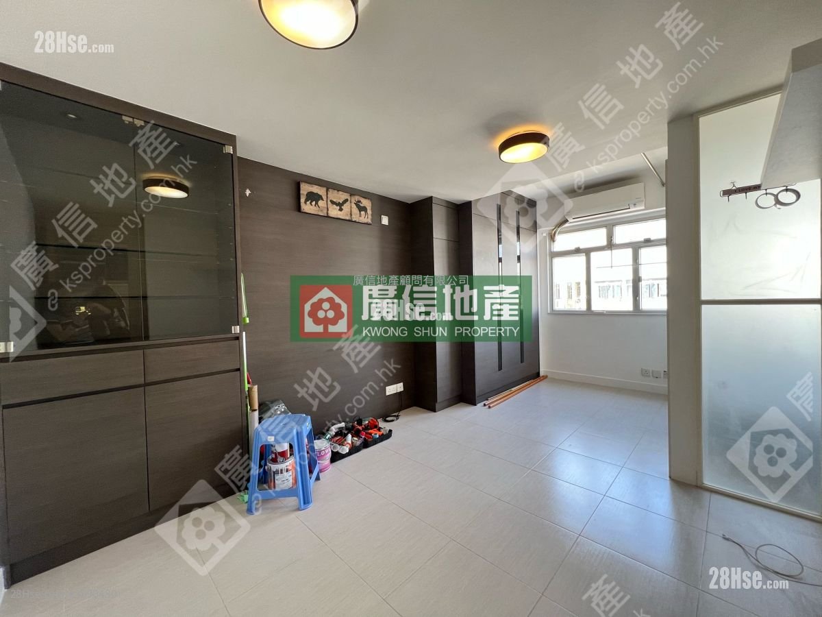 Cosmopolitan Estate Rental 1 Bedroom , 1 Bathroom 325 ft²
