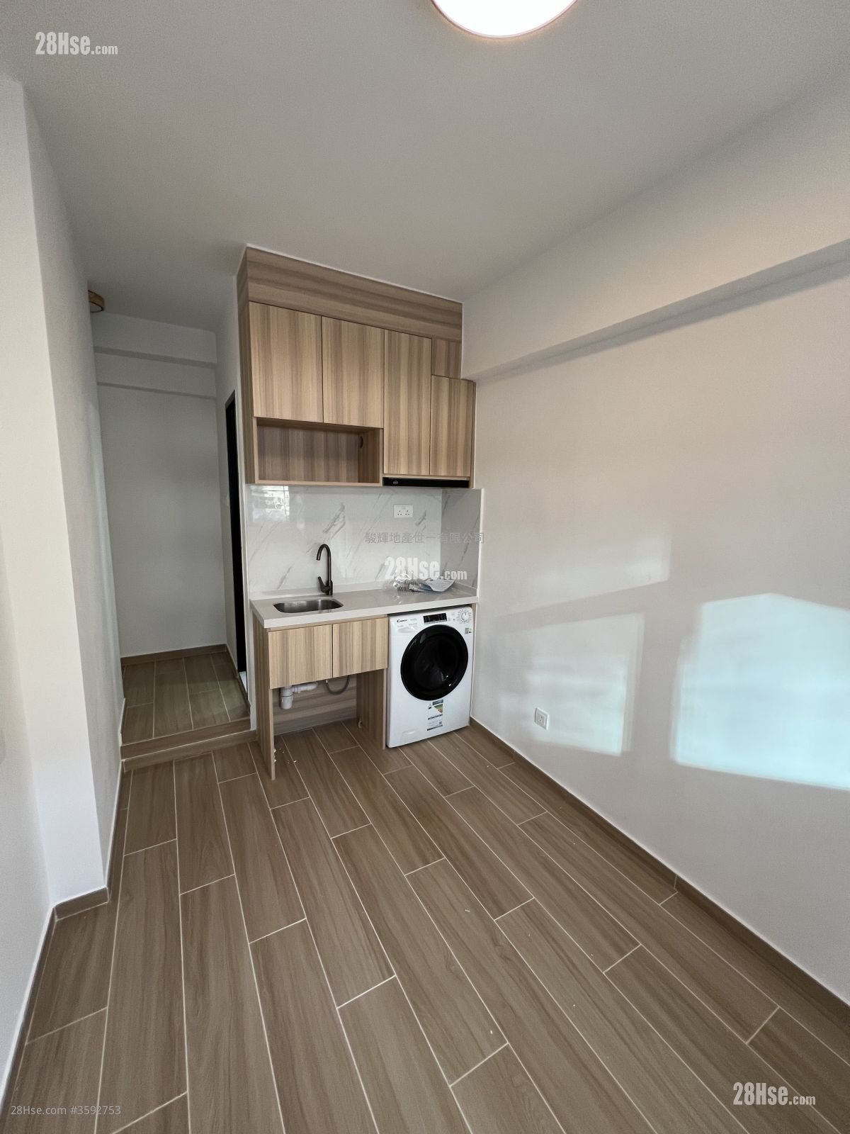 Hop Yee Building Rental Studio , 1 Bathroom 150 ft²