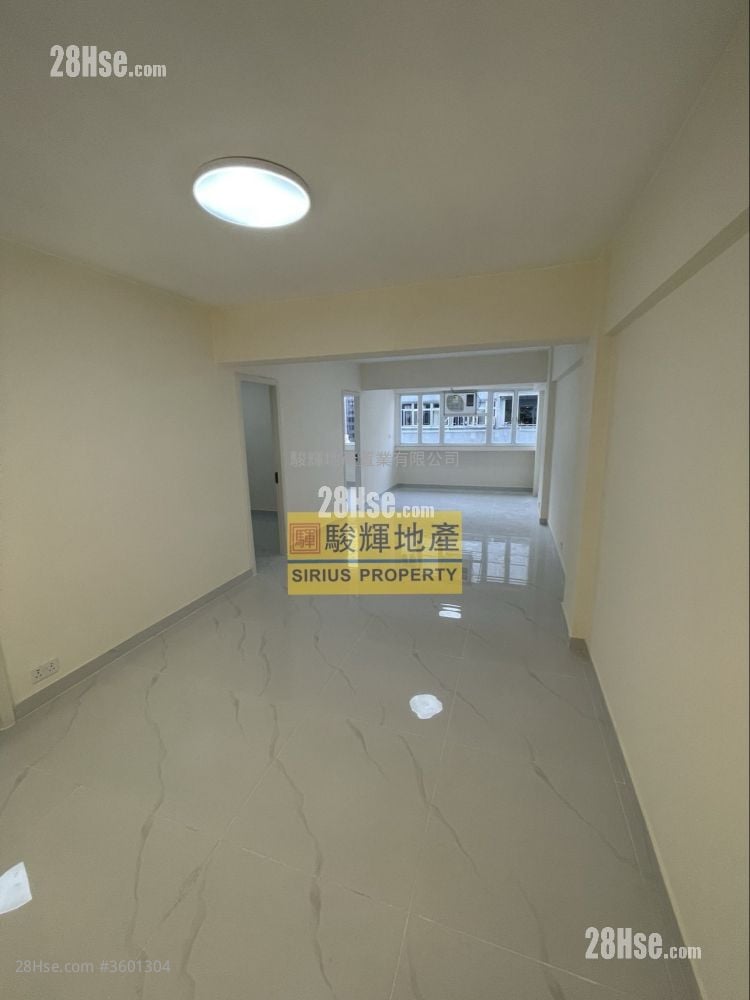 靄雲大廈 租盤 878 平方呎