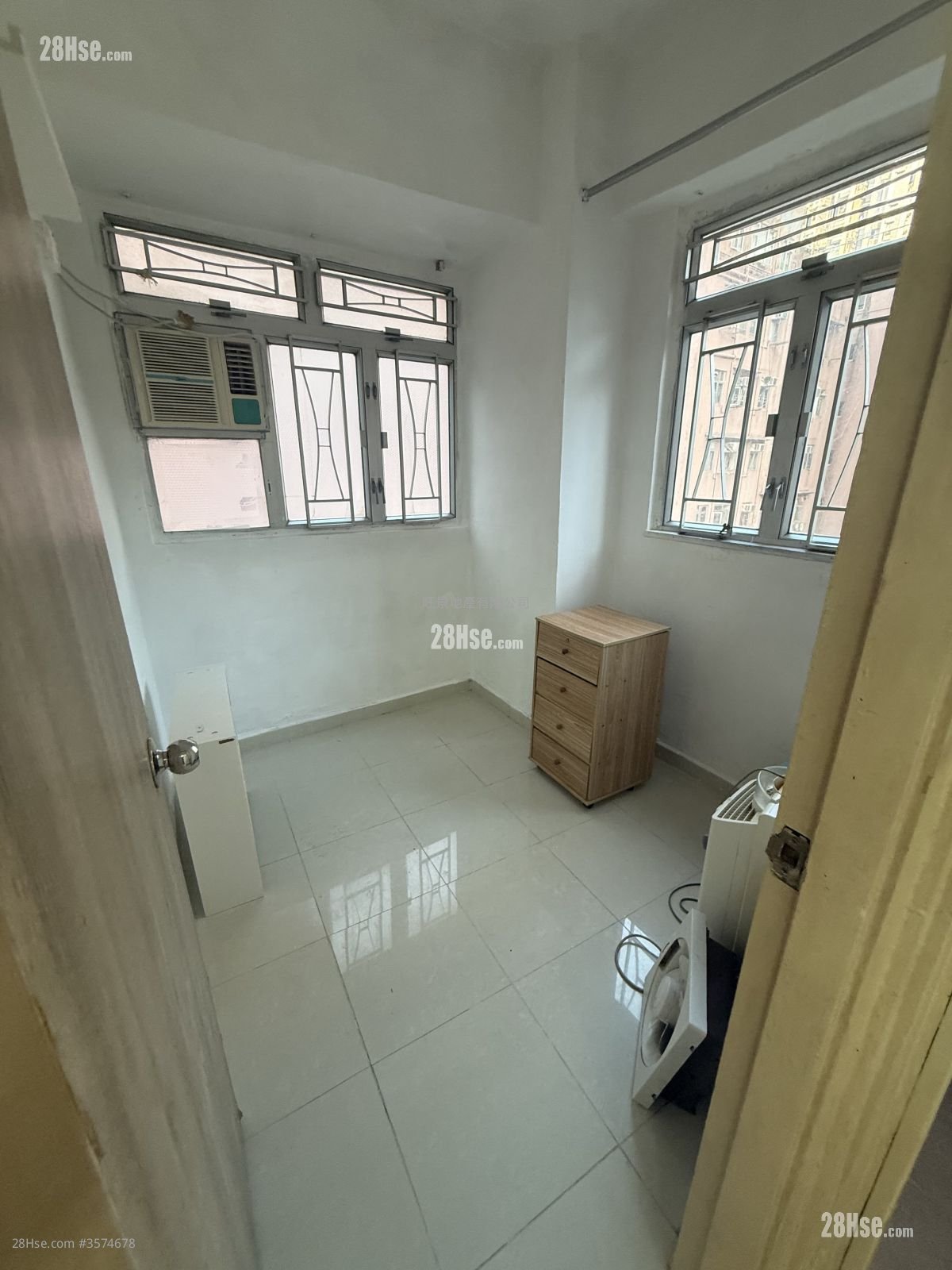 鸿利大厦 售盘 2 房 271 平方尺 鸿利大厦 售盘 2 房 271 平方尺