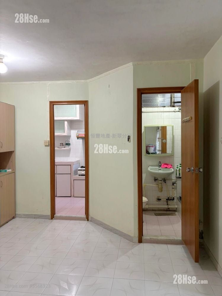 峰華邨 售盤 2 房 , 1 浴室 443 平方呎 峰華邨 售盤 2 房 , 1 浴室 443 平方呎