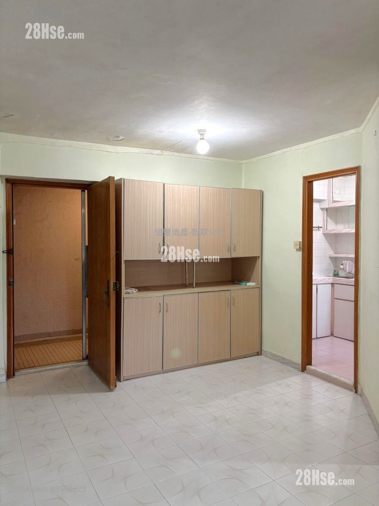 峰華邨 售盤 2 房 , 1 浴室 443 平方呎 峰華邨 售盤 2 房 , 1 浴室 443 平方呎