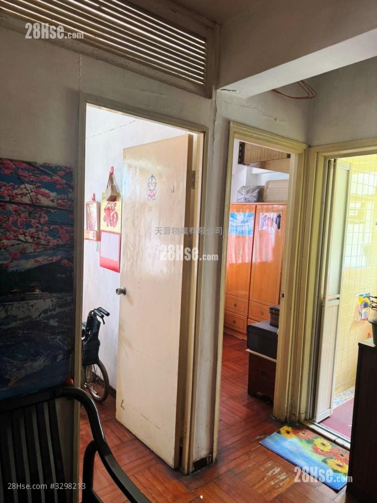 Wah Fat Building Sell 2 Bedrooms , 1 Bathroom 304 ft² Wah Fat Building Sell 2 Bedrooms , 1 Bathroom 304 ft²