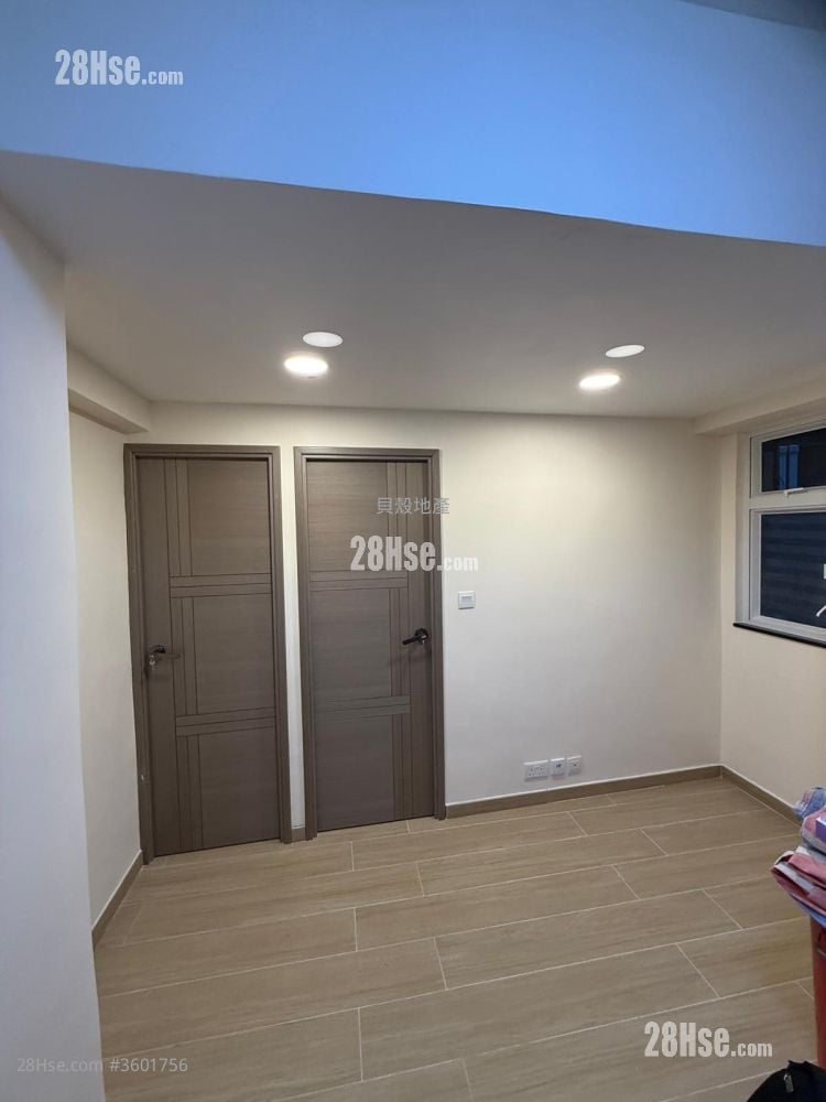 Hing Nin Building Sell 2 Bedrooms , 1 Bathroom 320 ft²