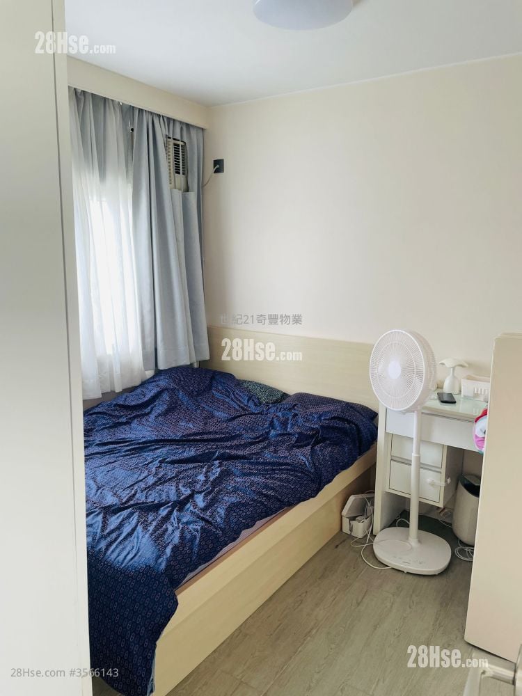 King Shing Court Sell 2 Bedrooms , 1 Bathroom 438 ft² King Shing Court Sell 2 Bedrooms , 1 Bathroom 438 ft²