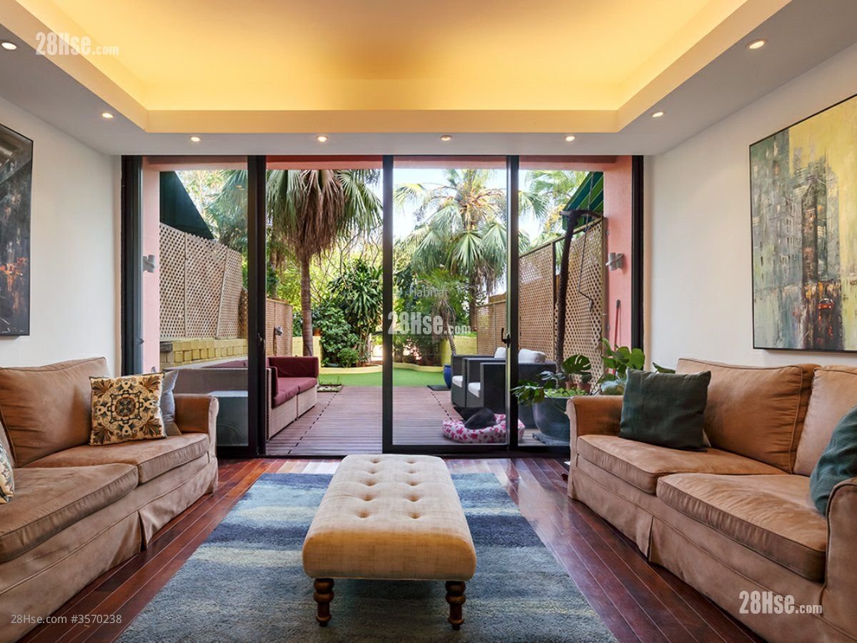 Stanley Court Sell 4 Bedrooms , 3 Bathrooms 2,049 ft²