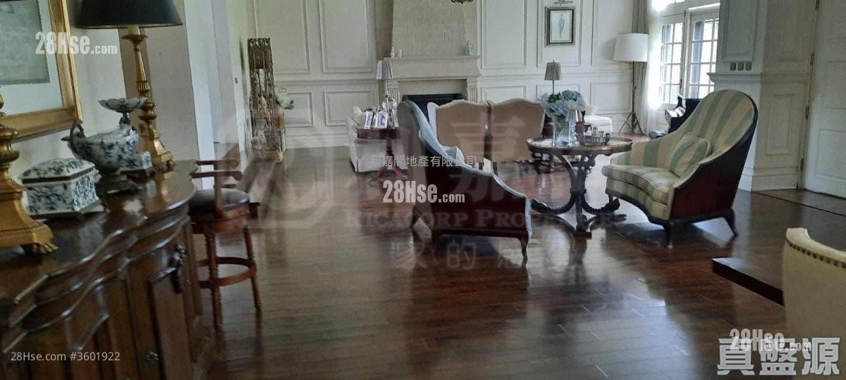 The Royal Oaks Sell 5+ Bedrooms , 5+ Bathrooms 4,048 ft² The Royal Oaks Sell 5+ Bedrooms , 5+ Bathrooms 4,048 ft²