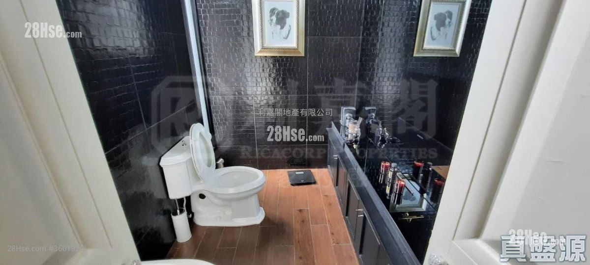 The Royal Oaks Sell 5+ Bedrooms , 5+ Bathrooms 4,048 ft² The Royal Oaks Sell 5+ Bedrooms , 5+ Bathrooms 4,048 ft²