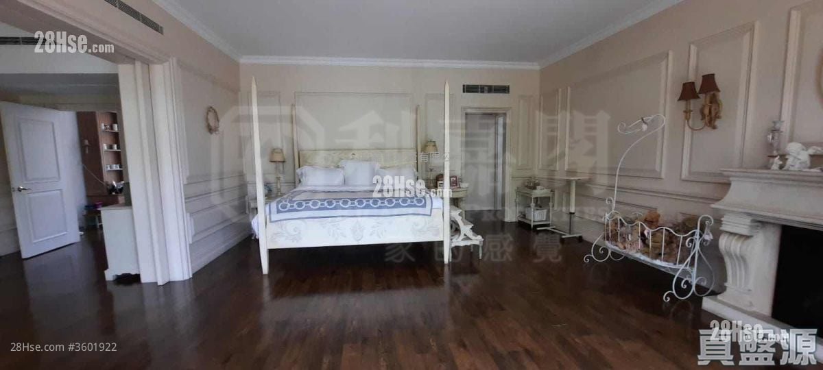 The Royal Oaks Sell 5+ Bedrooms , 5+ Bathrooms 4,048 ft² The Royal Oaks Sell 5+ Bedrooms , 5+ Bathrooms 4,048 ft²