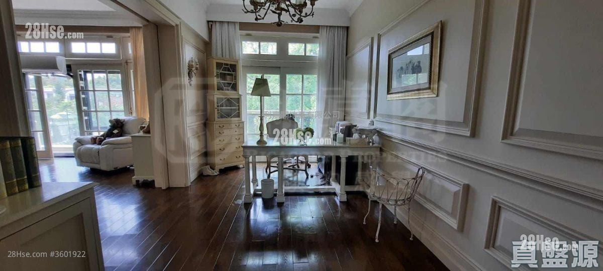 The Royal Oaks Sell 5+ Bedrooms , 5+ Bathrooms 4,048 ft² The Royal Oaks Sell 5+ Bedrooms , 5+ Bathrooms 4,048 ft²