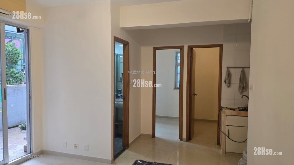 Wah Kay House Sell 2 Bedrooms , 1 Bathroom 313 ft²