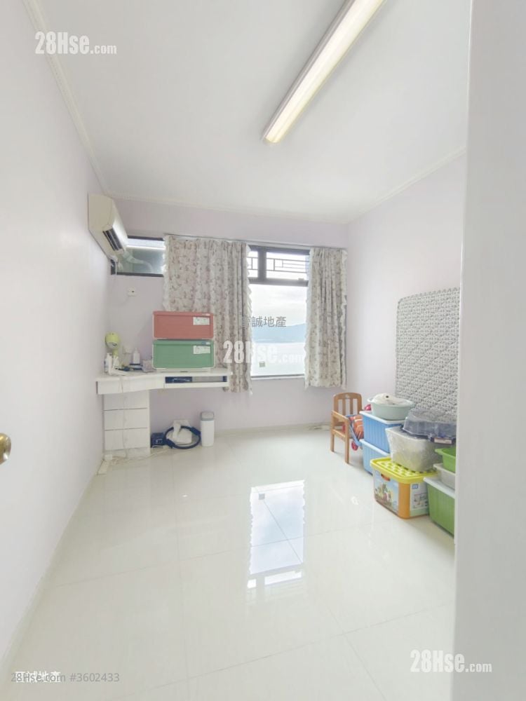 Hong Kong Garden Sell 4 Bedrooms , 3 Bathrooms 1,382 ft² Hong Kong Garden Sell 4 Bedrooms , 3 Bathrooms 1,382 ft²