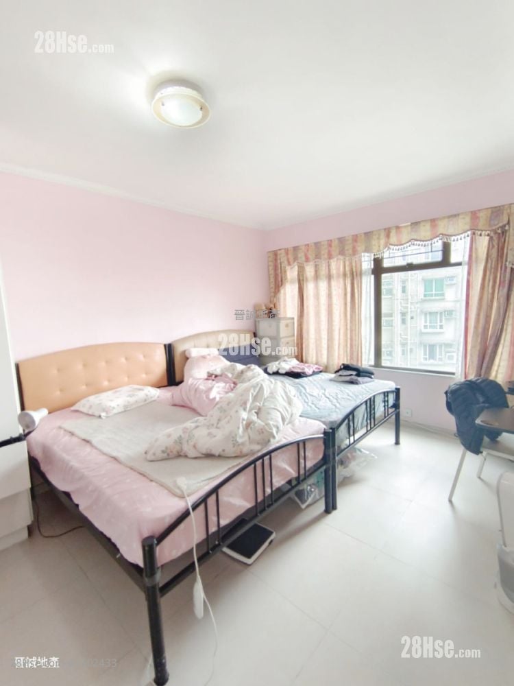 Hong Kong Garden Sell 4 Bedrooms , 3 Bathrooms 1,382 ft² Hong Kong Garden Sell 4 Bedrooms , 3 Bathrooms 1,382 ft²