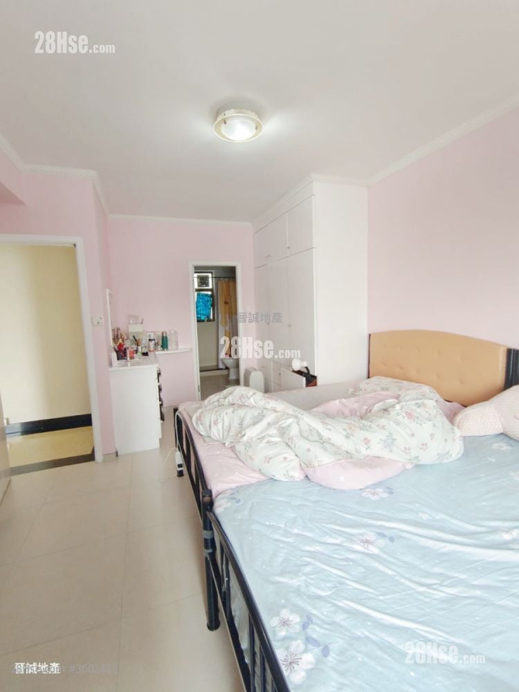Hong Kong Garden Sell 4 Bedrooms , 3 Bathrooms 1,382 ft² Hong Kong Garden Sell 4 Bedrooms , 3 Bathrooms 1,382 ft²