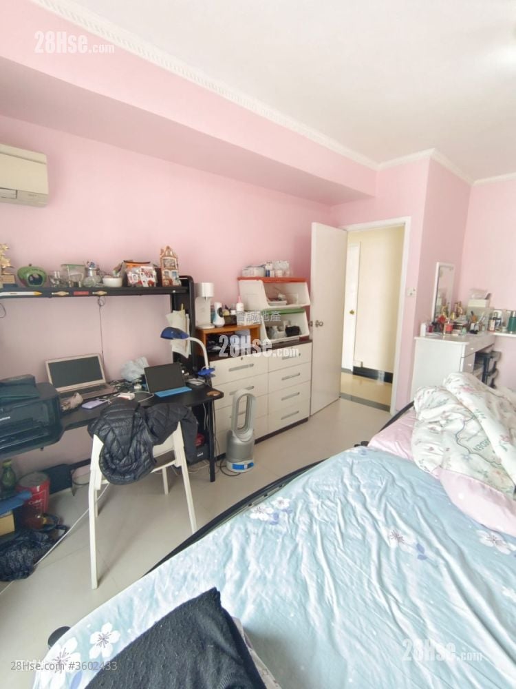 Hong Kong Garden Sell 4 Bedrooms , 3 Bathrooms 1,382 ft² Hong Kong Garden Sell 4 Bedrooms , 3 Bathrooms 1,382 ft²